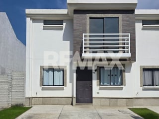 3 Bedroom House for Rent in El Fiscal, Palencia - Image 1