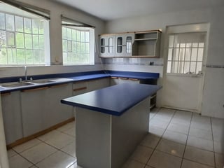 En venta Casa para vivienda o negocio cercana San Lucas - 4