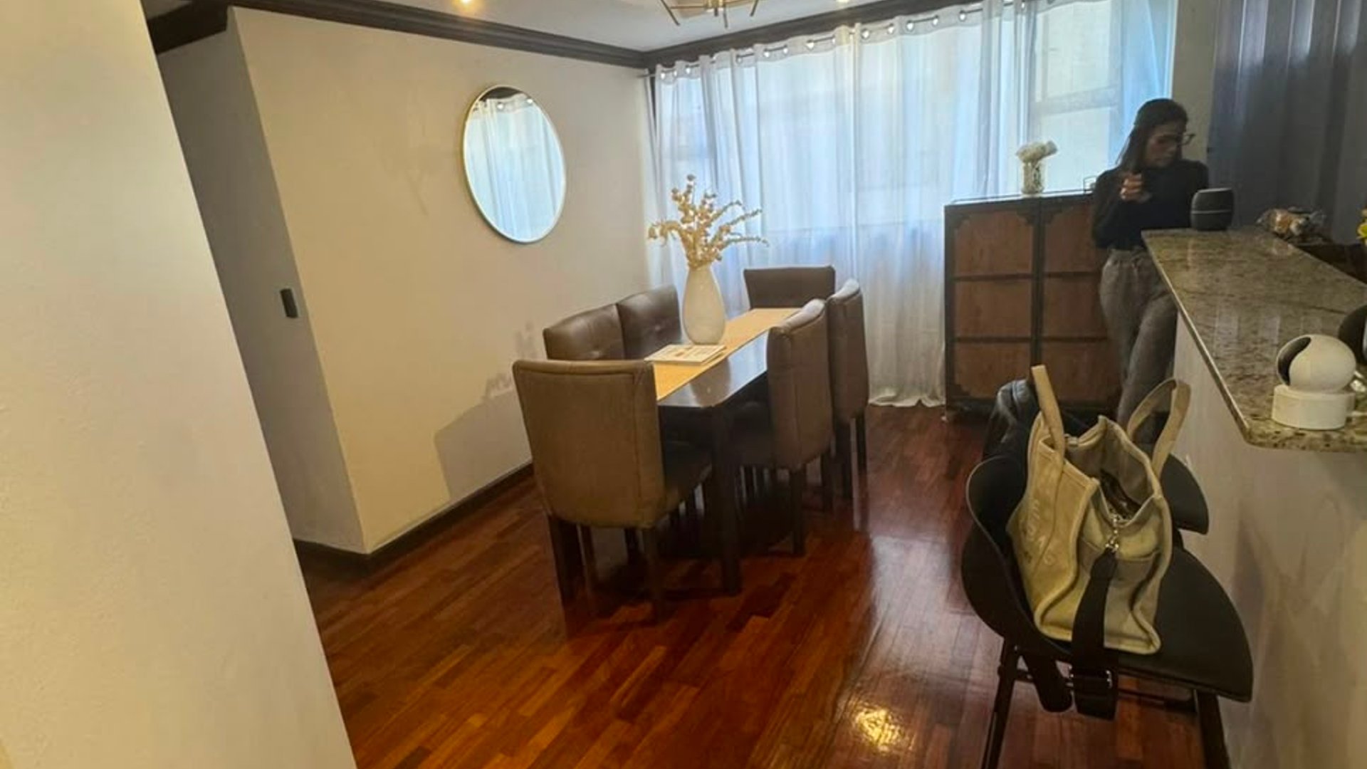 Apartamento en Alquiler Edificio María Fernanda, zona 14 N1 - Miniatura 2