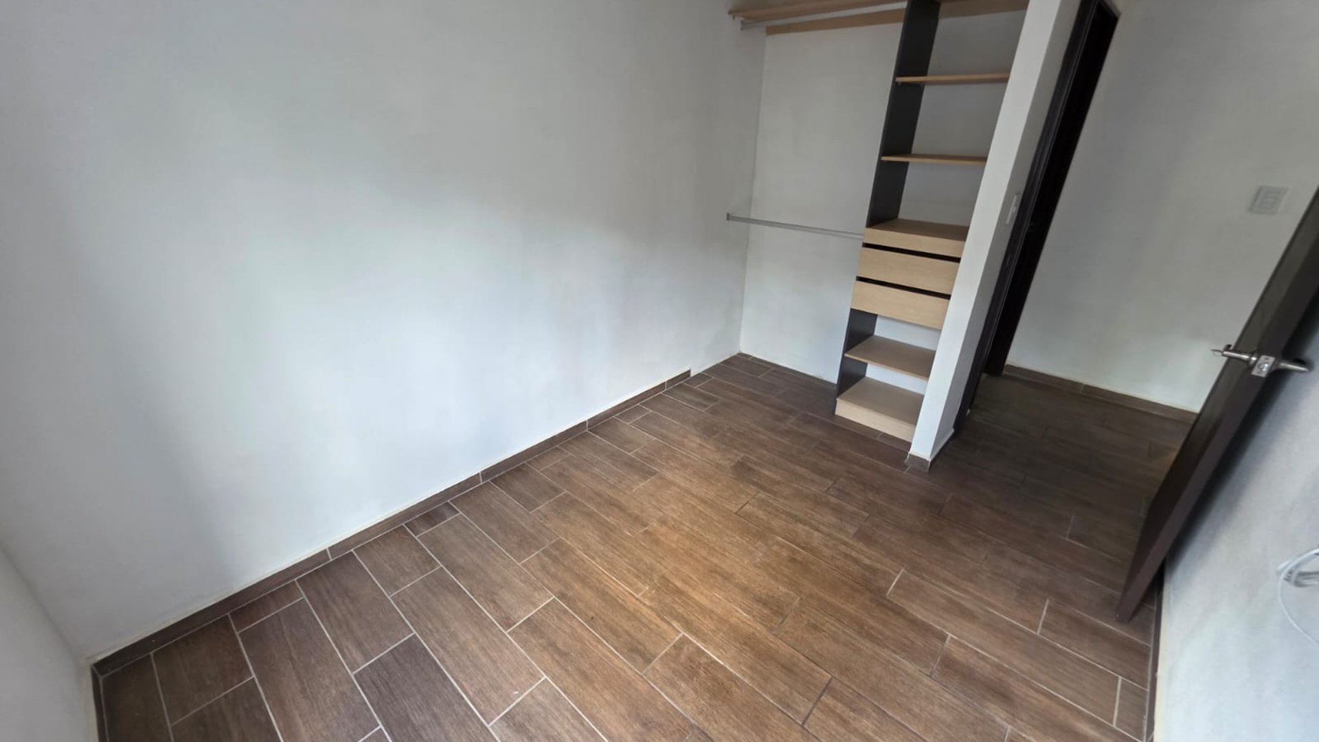 Apartamento en renta en Parque Mateo zona 7 Ref-6069 - Miniatura 2