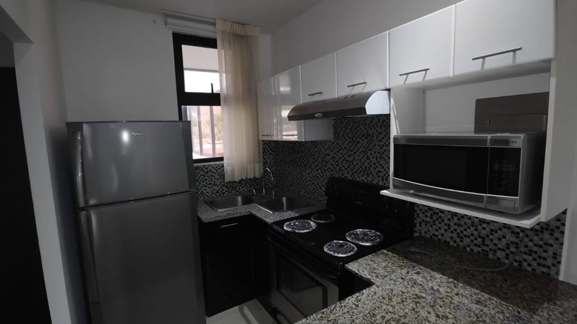 Alquiler oficina compartida en DOMANI Zona 15 VH2 (B) - Miniatura 5