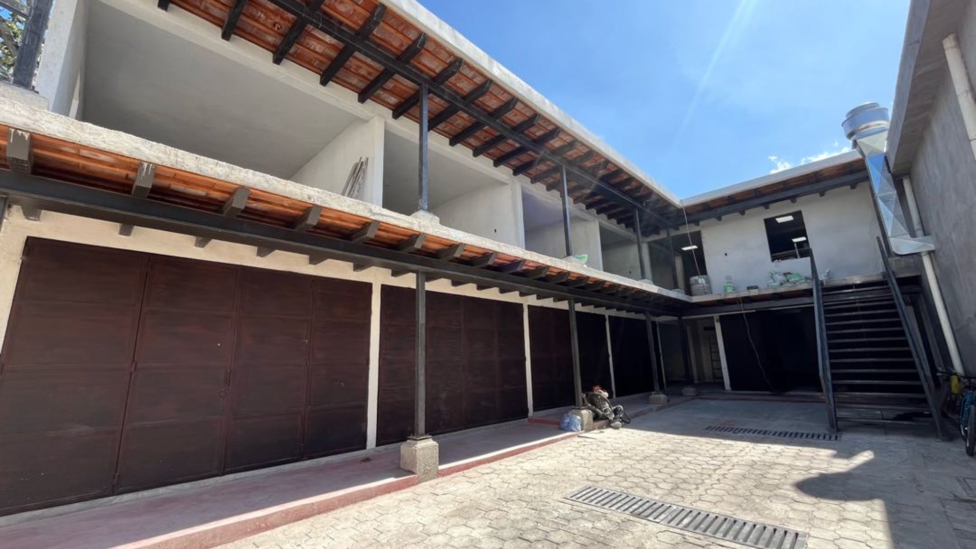 BODEGA CON SEGURIDAD EN RENTA CERCA DEL PANORAMA, ANTIGUA GUATEMALA - Miniatura 4