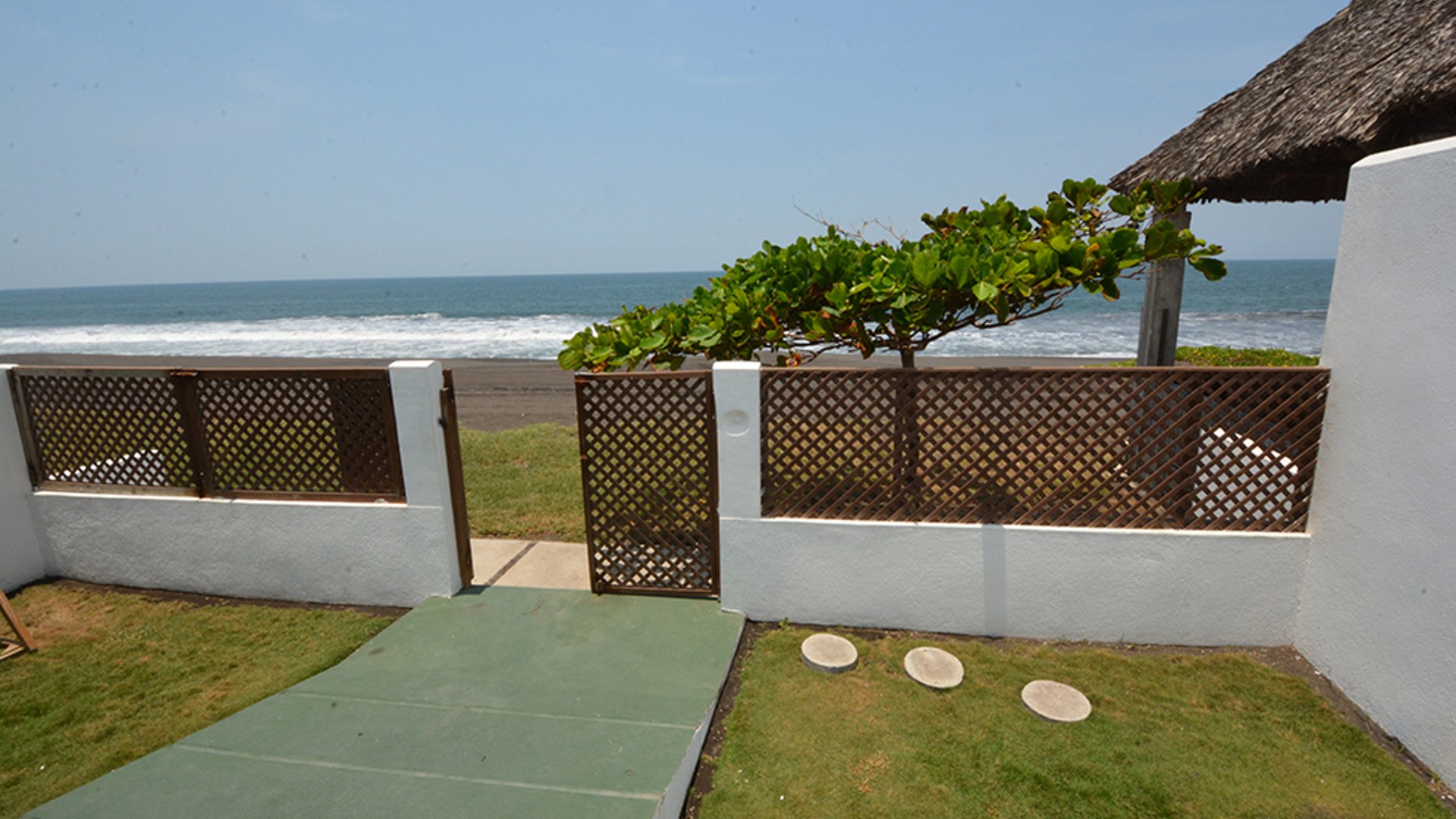 CASA EN RENTA EN MONTERRICO VILLA 1
