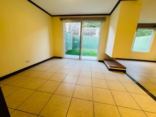 📍 CASA EN VENTA – 3 HAB + JARDÍN  ENSENADA DE SAN ISIDRO | ZONA 16 - 3