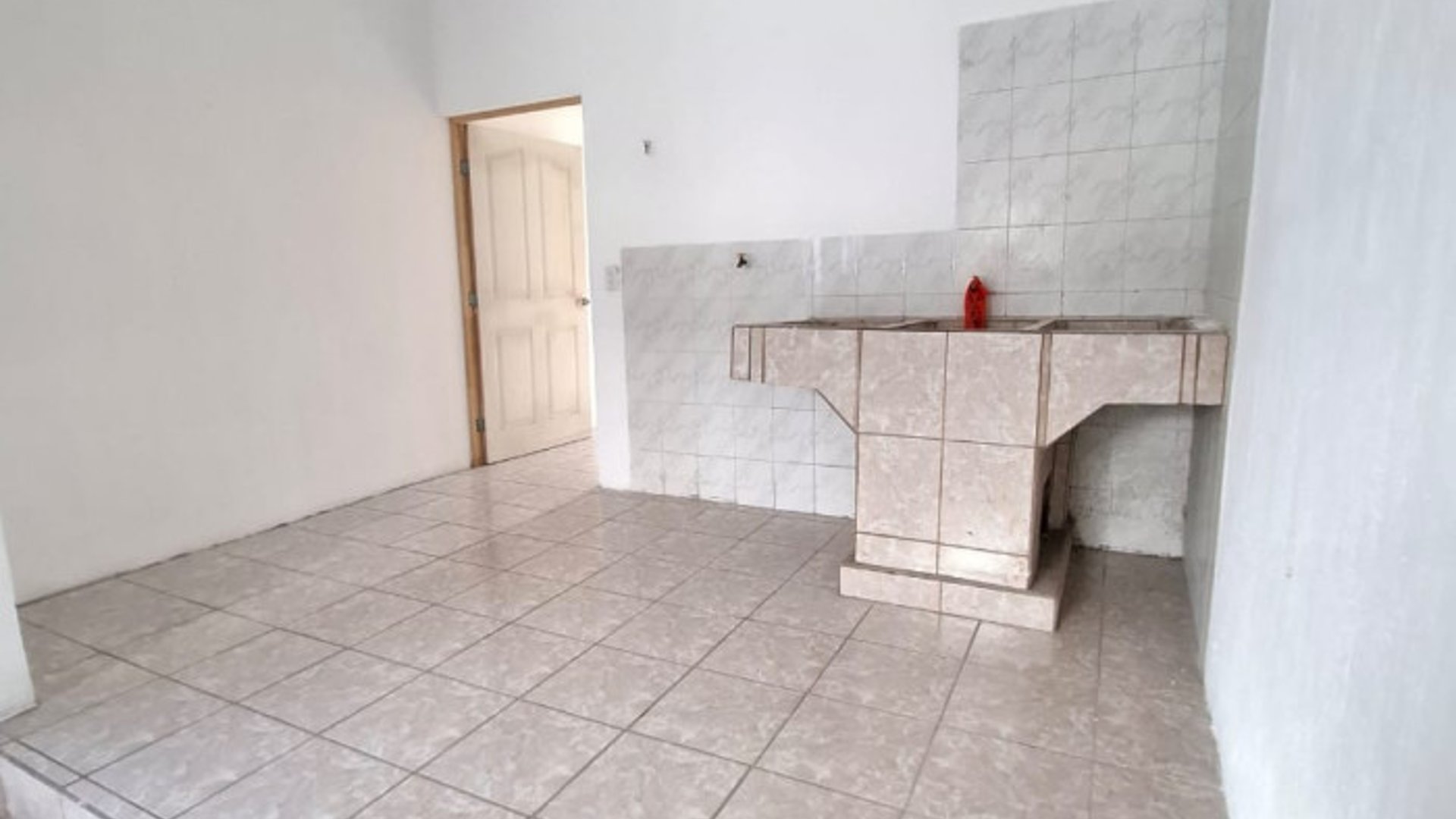 En venta edificio con 7 apartamentos en Zona 7 - Miniatura 9