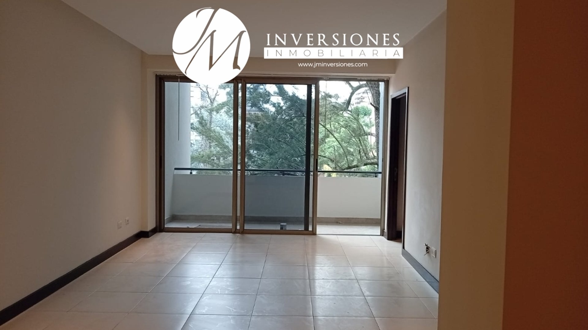 Apartamento en Renta de 2 dormitorios en zona 14