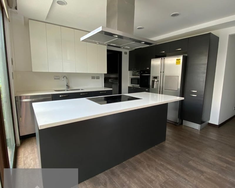 Apartamento en Venta con jardín , zona 10