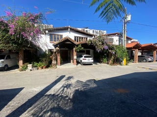 Casa en Venta – Sector La Villa, Zona 14 - Image 11