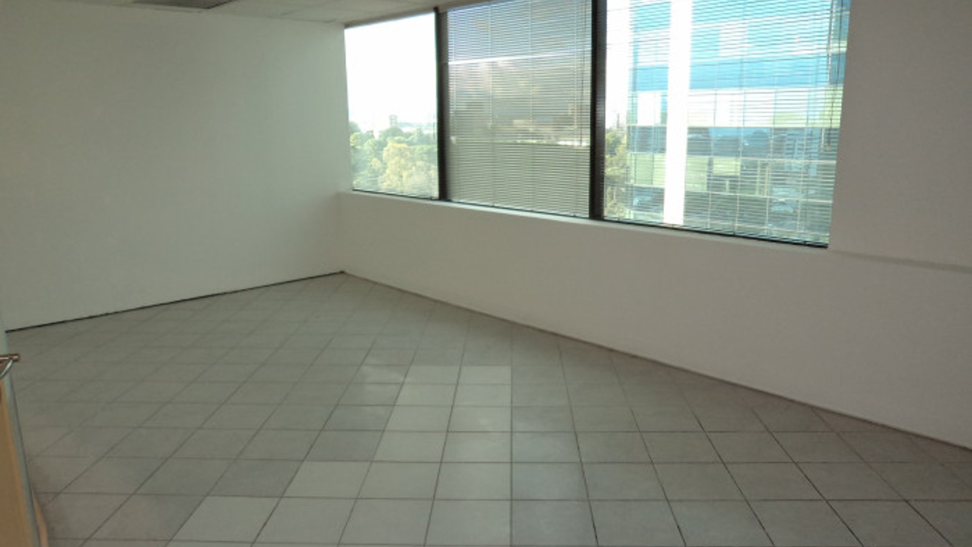 En Renta Oficina en Zona 14 Europlaza Guatemala - Miniatura 5