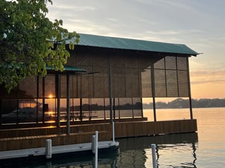 Casa, rancho y bungalows frente al río – Río Dulce - Image 40