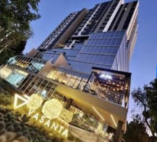 RENTA DE LOCAL COMERCIAL 85 m2 EDIFICIO VASANTA ZONA 10