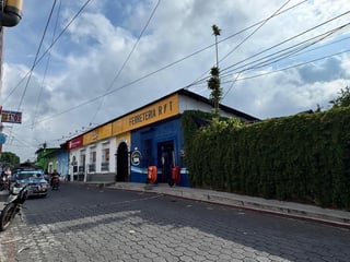 Terreno en VENTA con casa Antigua en San Lucas Tolimán, Atitlán - Image 3