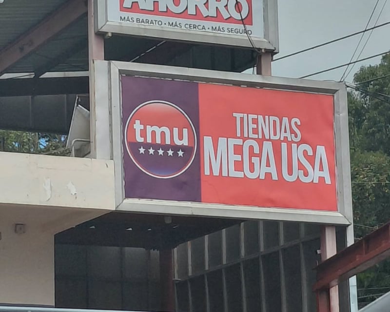 Local Comercial en Renta en Plaza Surti Ahorro. Zona 18