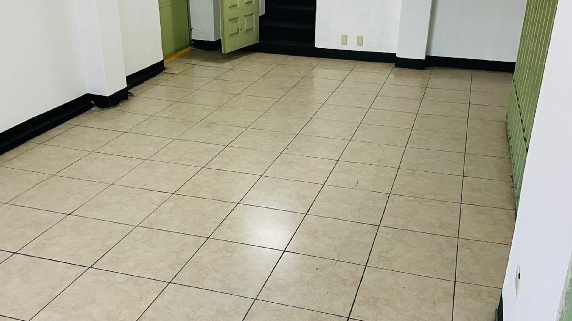 Alquiler de Edificio en Excelente Área Comercial - Zona 05 - Miniatura 5
