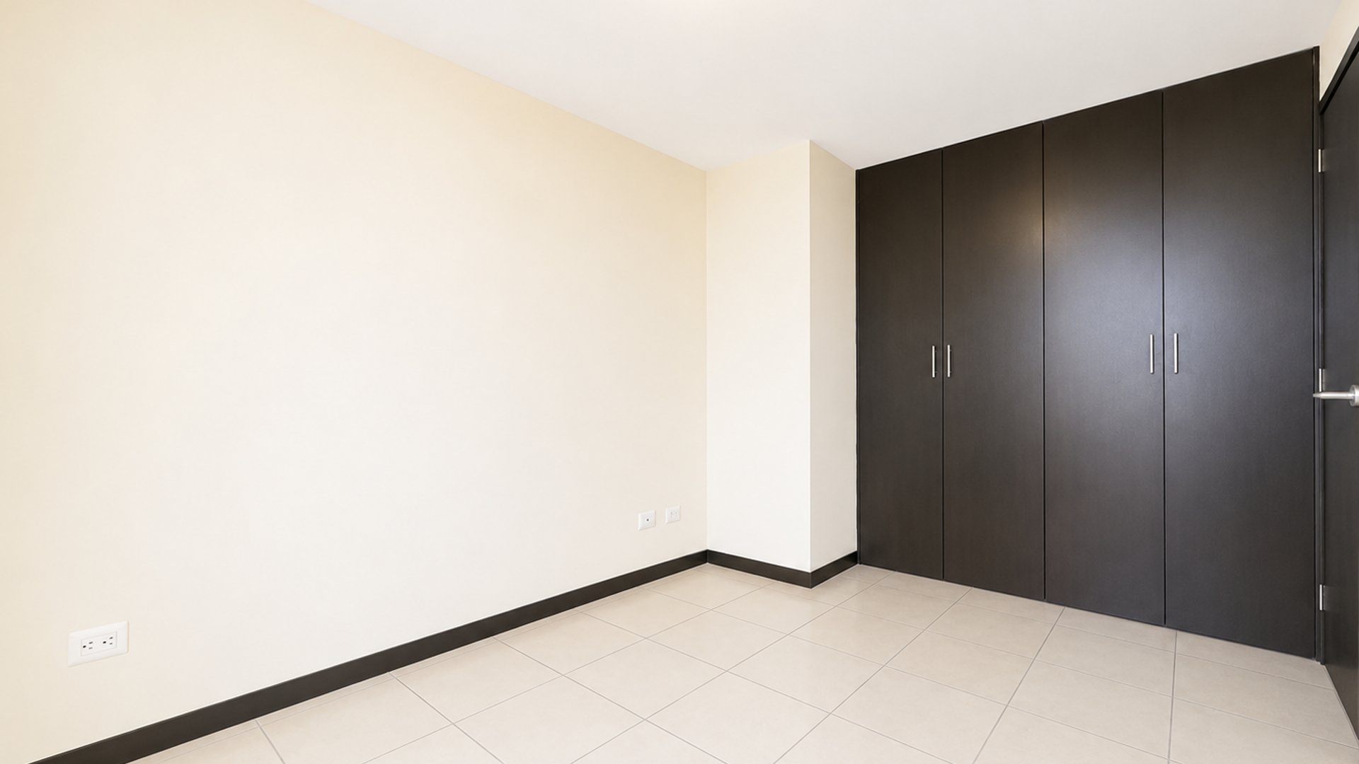 Apartamento en Renta en Torre Barcelona, Zona 9 - Miniatura 7