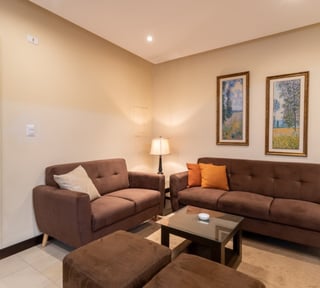 En Alquiler Apartamento amueblado en Zona 14