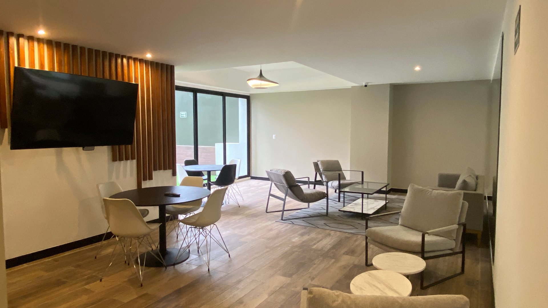 Amplio apartamento en venta zona 16 - Miniatura 18