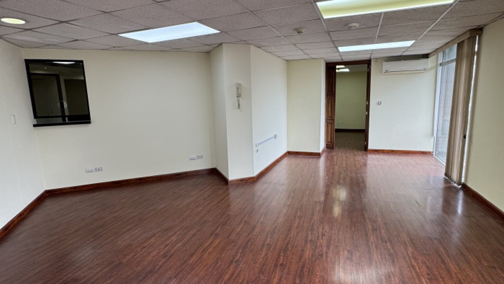 Oficina en Renta Plaza España zona 9 Guatemala - Miniatura 21