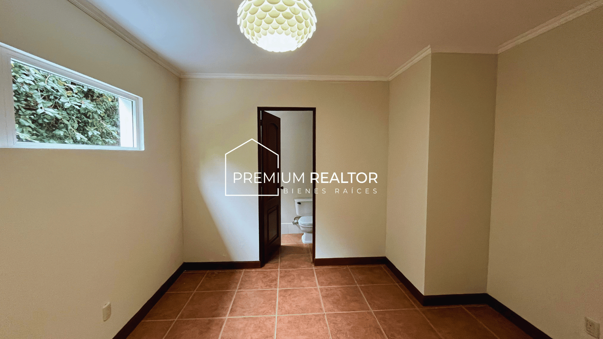 Luxurious 4-Bedroom House with Garden in Casa & Campo, Fraijanes - Rent $2800 - Miniatura 22