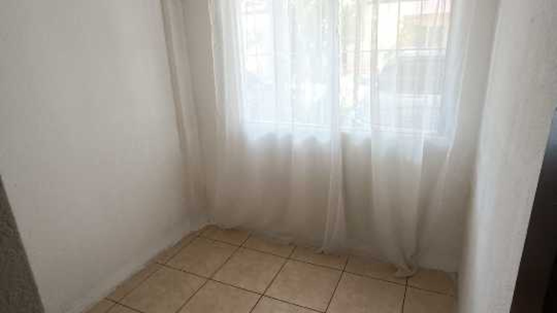 Vendo apartamento Boulevard Sur, San Cristóbal, zona 8 de Mixco - Image 1