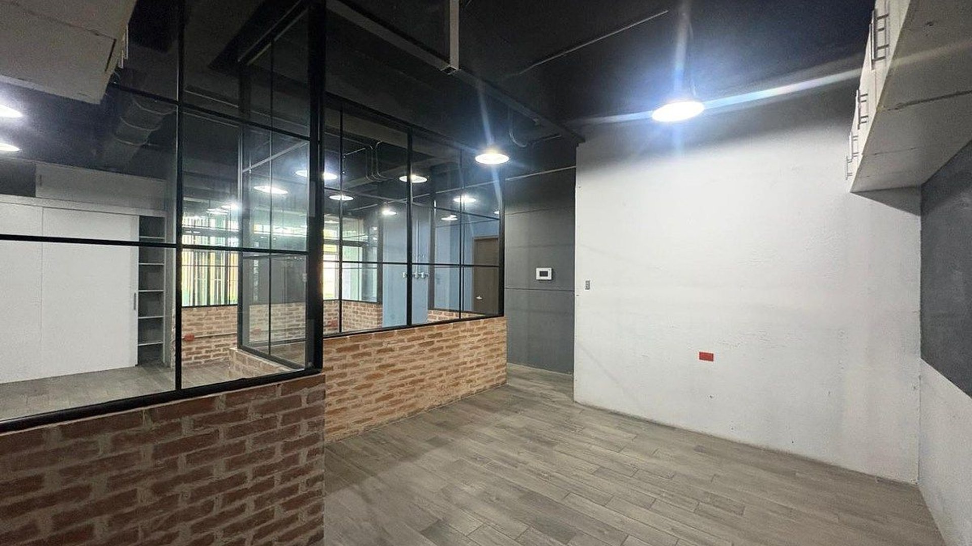 Oficina en Alquiler / Venta Edificio Pialé Zona 10