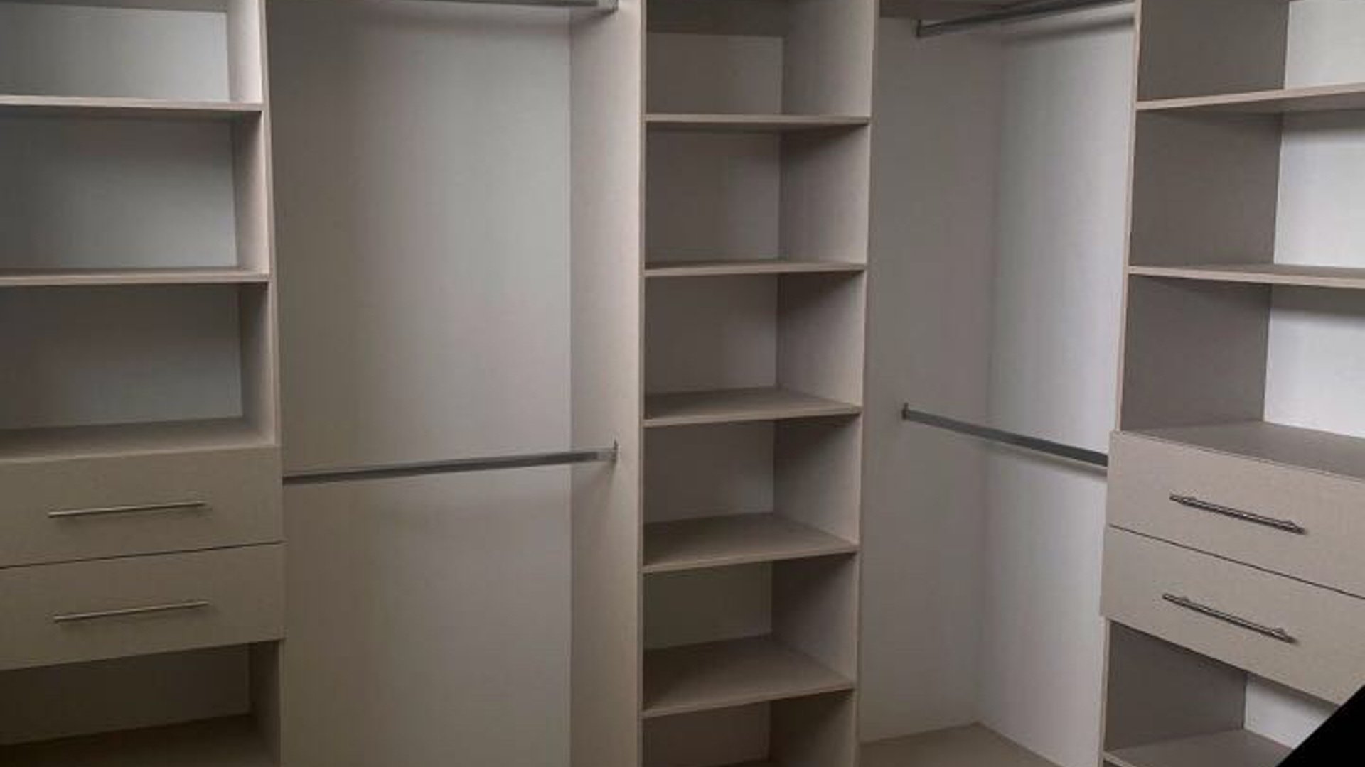 Vendo Linda Casa en Lomas de San Isidro zona 16 - Miniatura 12