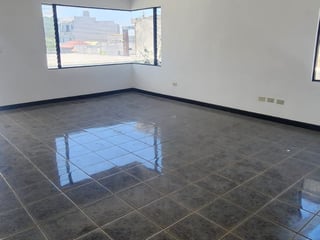 Preciosa Casa En Venta En Pinares San Cristóbal,Zona 8 Mixco - 4