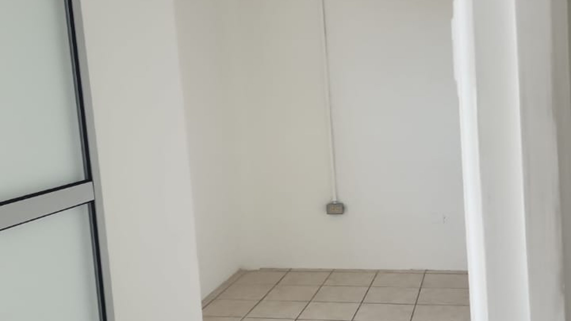 OFIBODEGA EN COMPLEJO ZONA 6 DE VILLA NUEVA - Miniatura 10