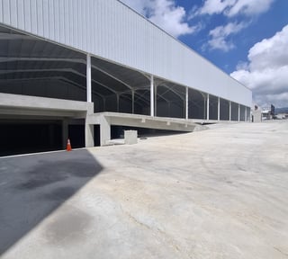 Bodega comercial sobre la Roosevelt zona 11 Toledo