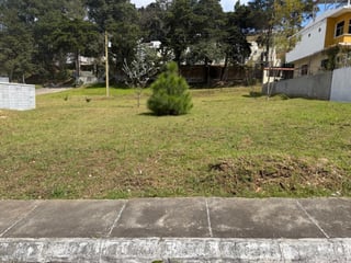 Terreno de Venta en Paseo San Lucas Sacatepéquez. - Image 5
