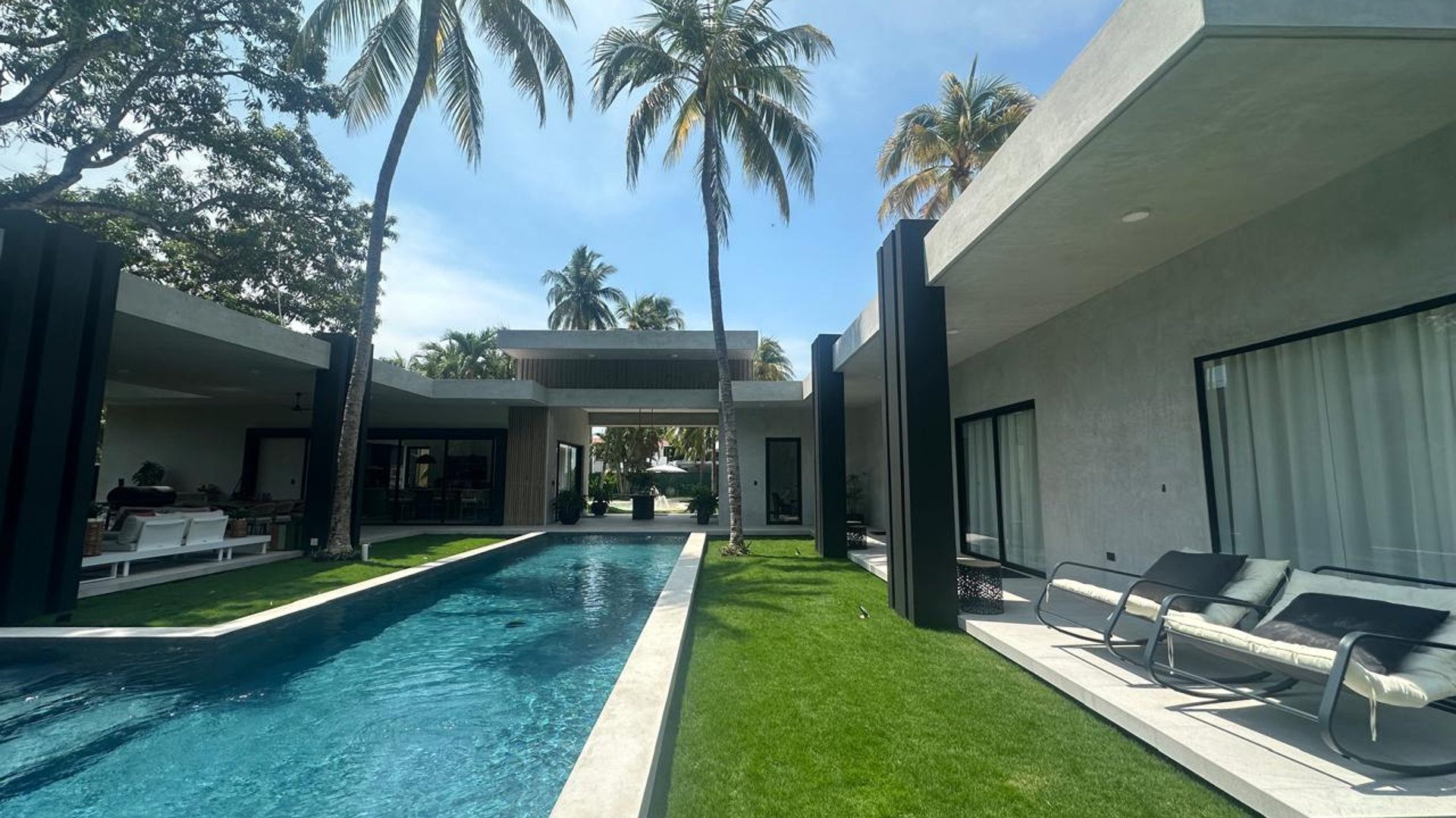 Venta de hermosa casa completamente remodelada Likin 