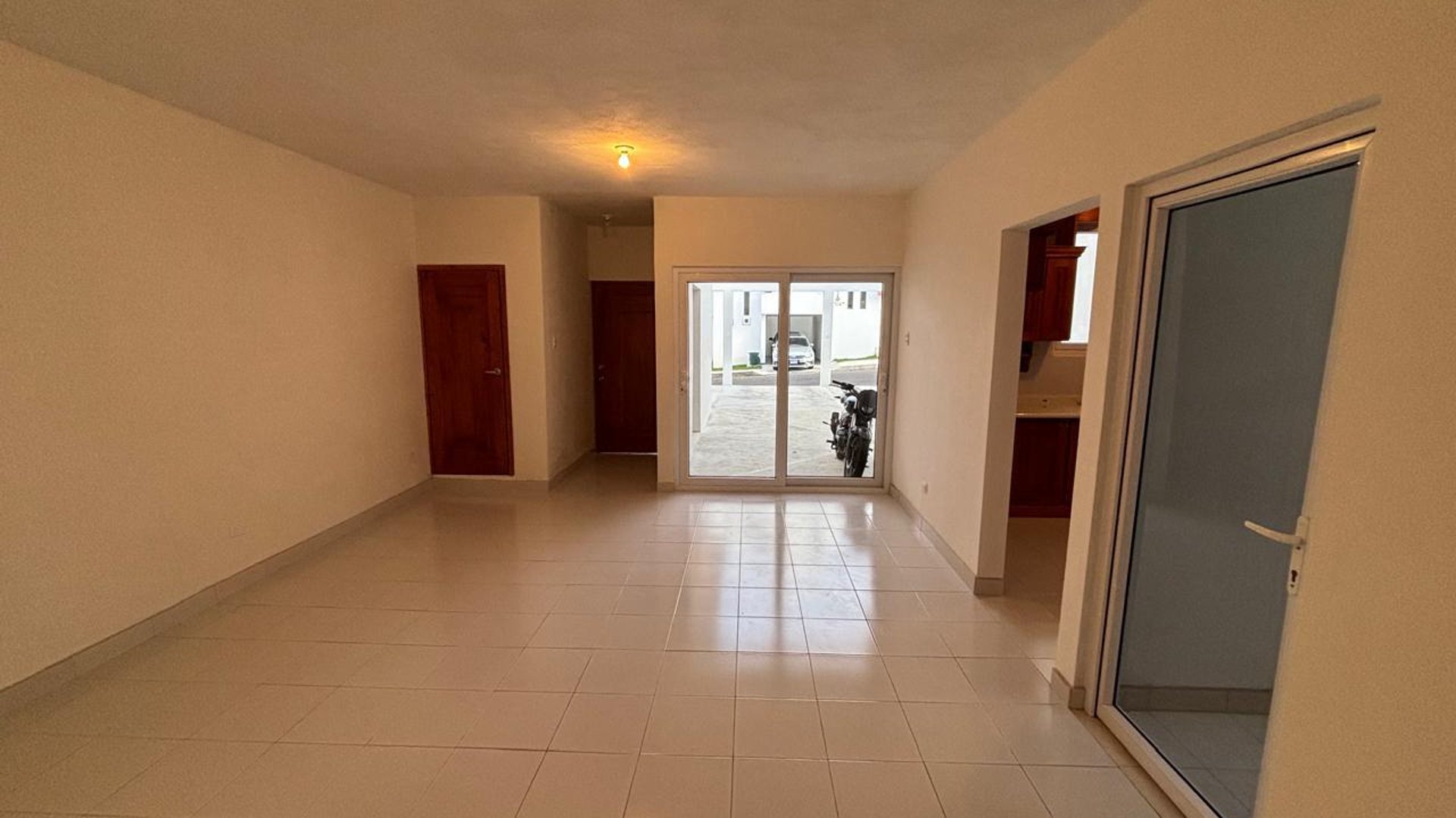 ???? APARTAMENTO EN RENTA – 3 HAB | HACIENDA REAL | ZONA 16 - Miniatura 3