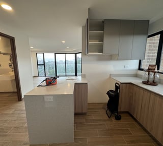 Vendo Apartamento 3 habitaciones en edificio Parque 14 Ref-6035