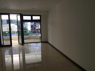 Alquilo local/oficina en zona 15 - 4
