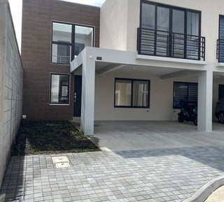 📍 CASA EN RENTA – 3 HAB + JARDÍN | MIRABOSQUE | KM 16.5, CAES