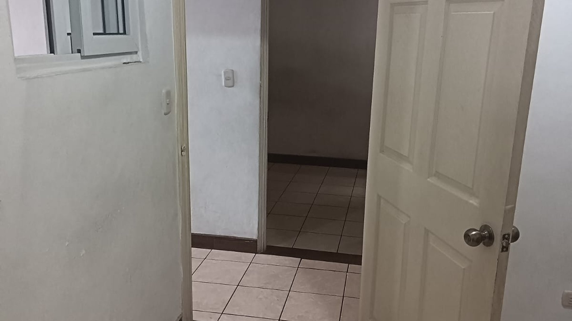 APARTAMENTO EN COLONIA CENTROAMÉRICA  ZONA 7  - Miniatura 4