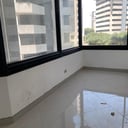 OFICINA DE 97 M2 EN EDIFICIO MURANO CENTER ZONA 10 - Miniatura 2