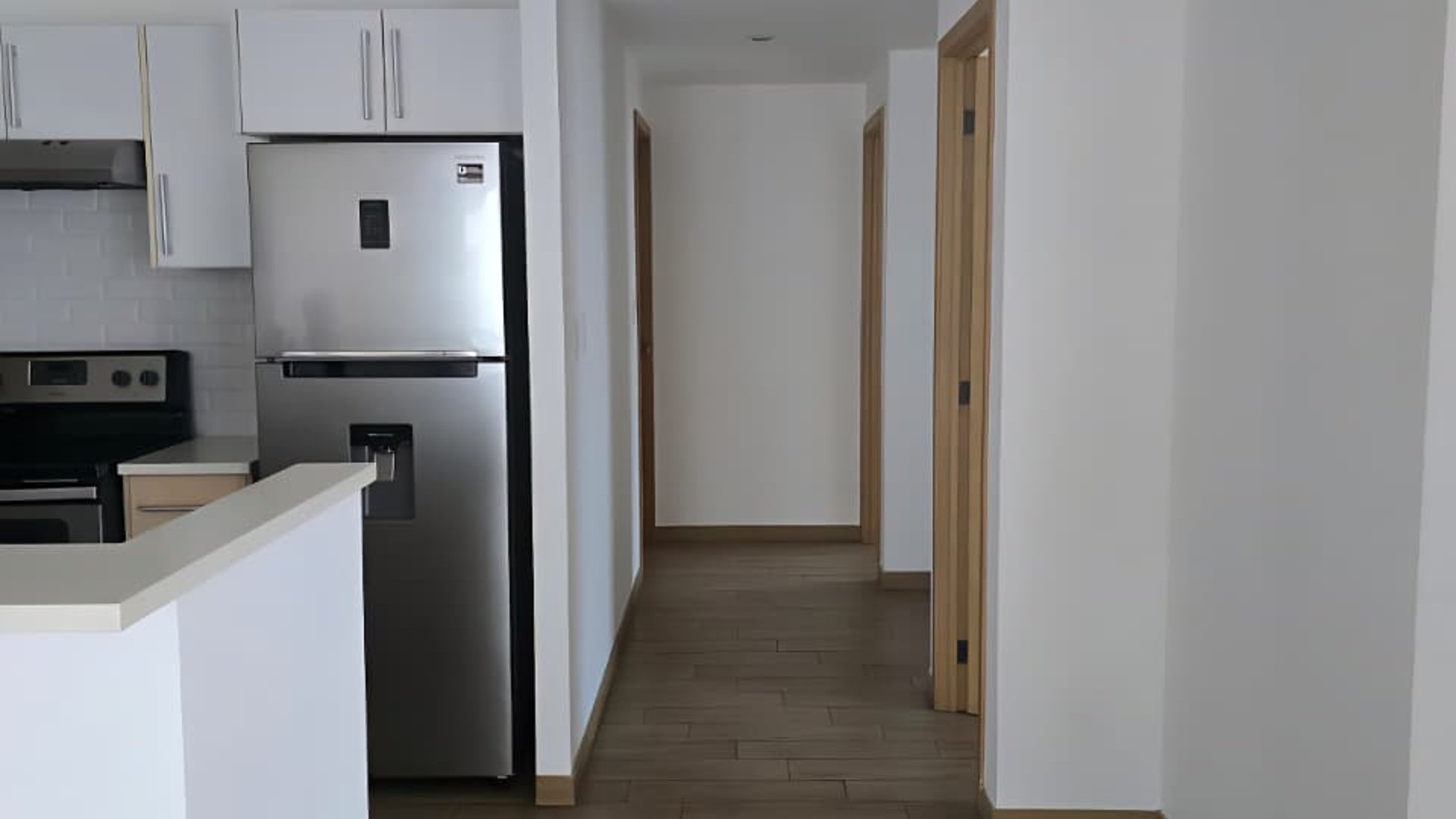RENTA DE APARTAMENTO EN CITYHAUS ZONA 10 - Miniatura 2