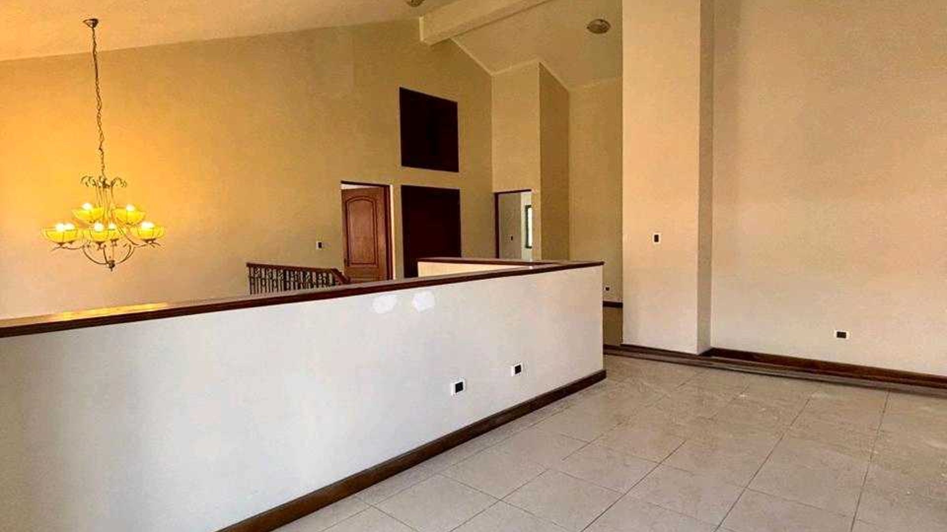 CASA VENTA/ALQUILER ???? Residencial Villas de Jacarandas de Cayalá Z.16 - Miniatura 13