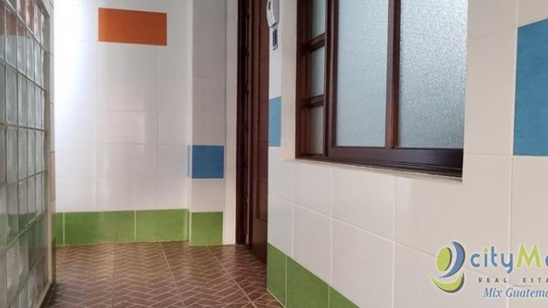 Edificio en Renta en Colonia El Rodeo Zona 7 - Miniatura 9
