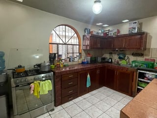Casa en Venta de 4 Habitaciones en Villa Nueva Zona 4 - 5