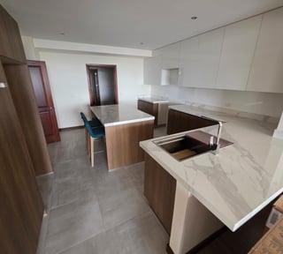 Apartamento de 3 habitaciones con sala familiar en venta Z10 Ref-5308