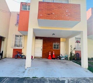 RESIDENCIALES VILLA  ATLANTIS ZONA 17 ATRACTIVA CASA EN VENTA