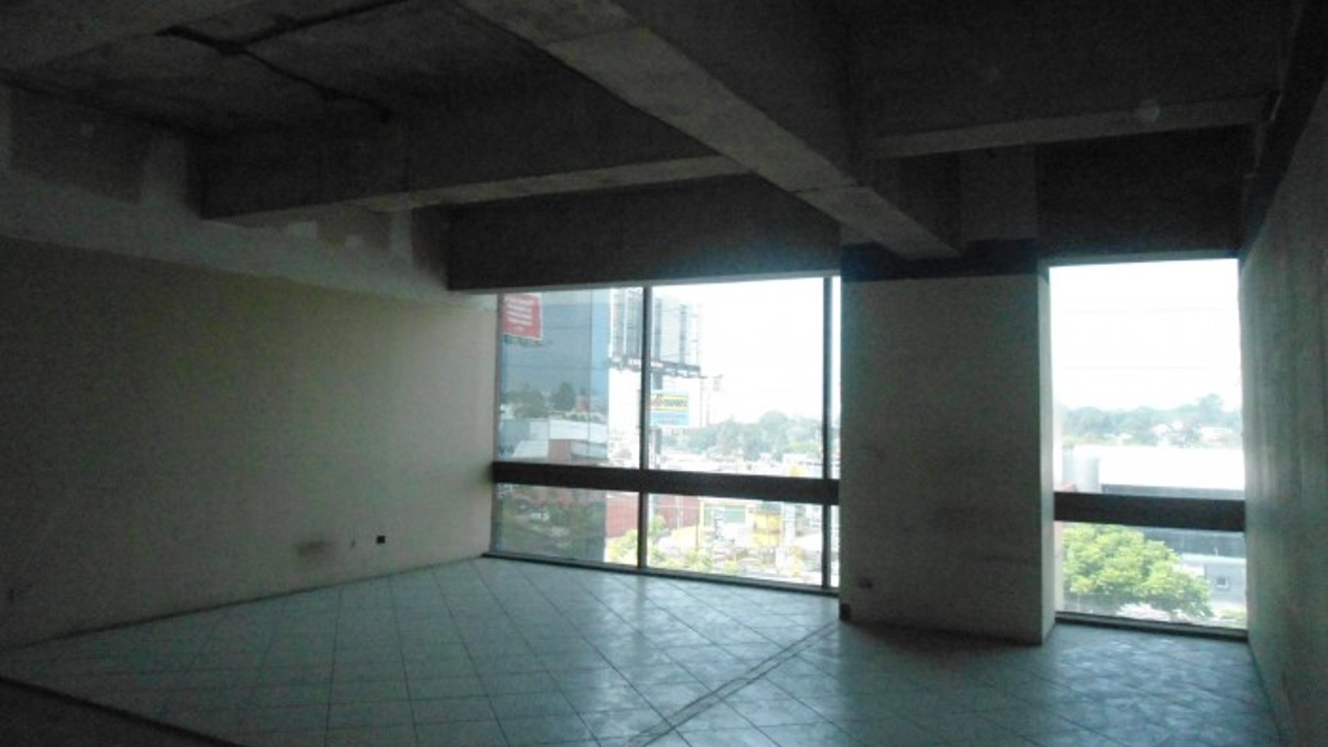 Oficina en renta en zona 11 CALZADA ROOSEVELT