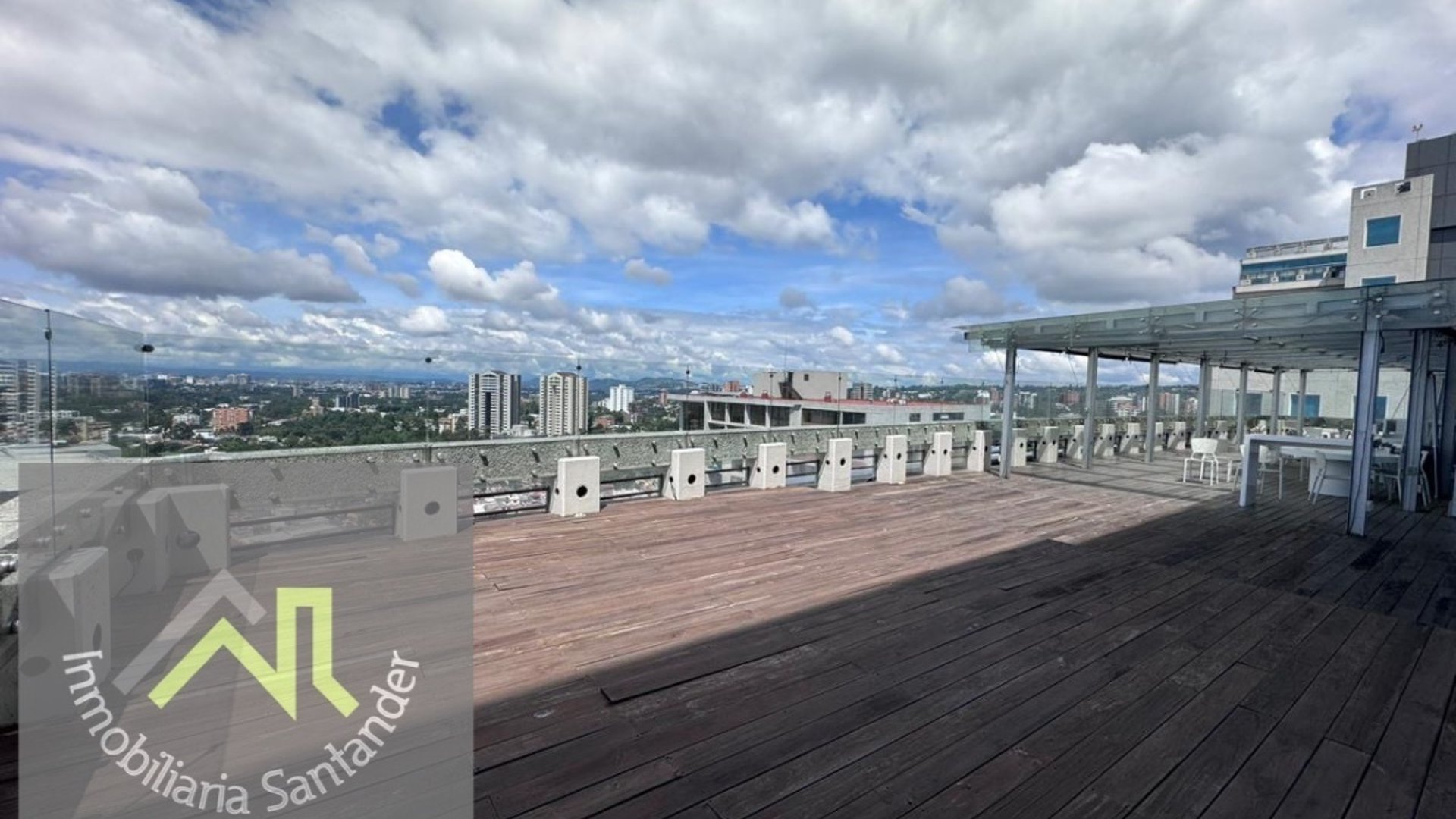 ZONA PRADERA/ Oficina en venta, zona 10