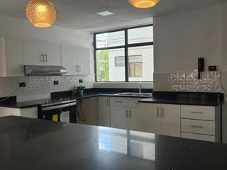 RENTA APARTAMENTO LAS HADAS ZONA 15 - 3