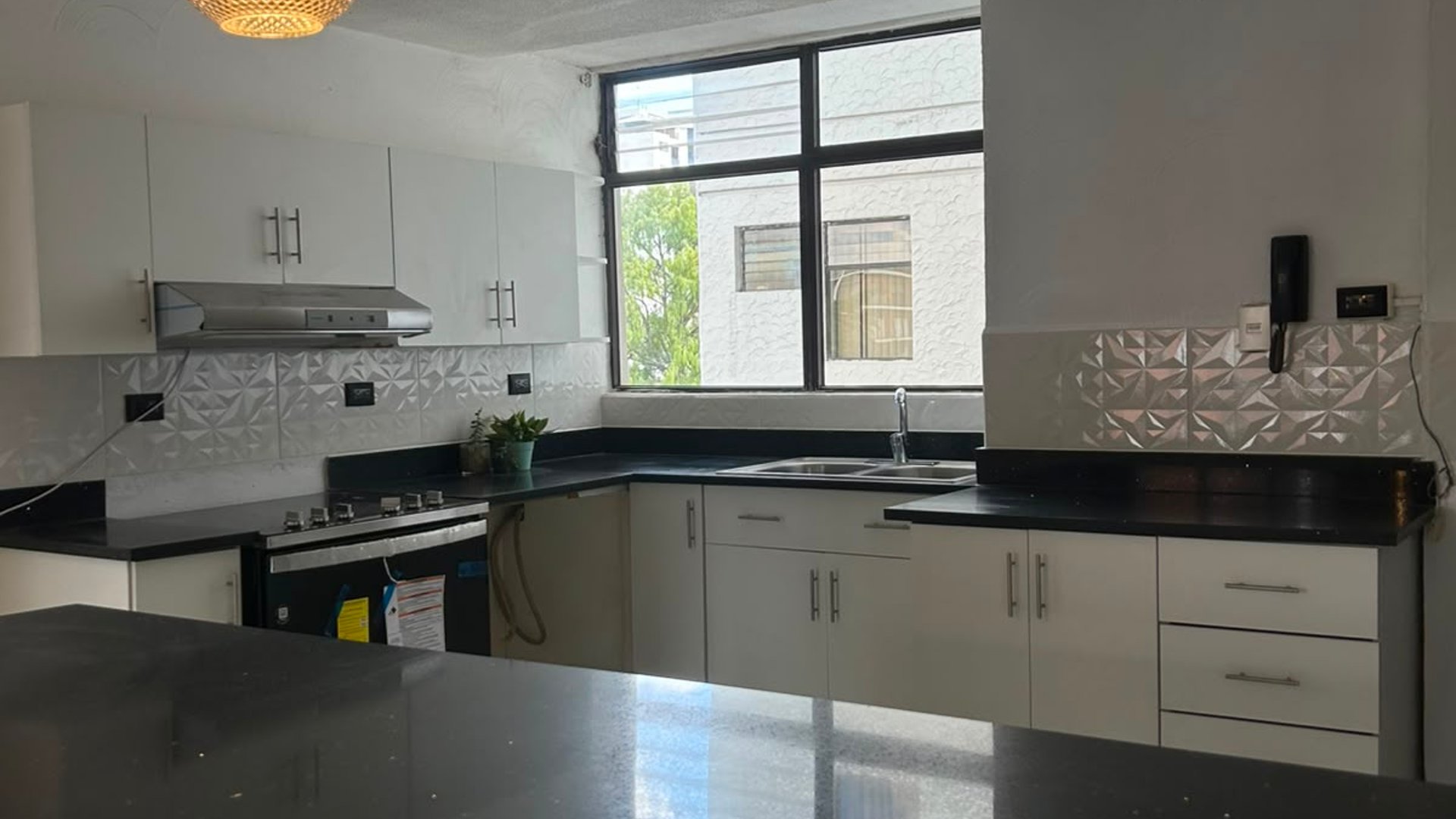 RENTA APARTAMENTO LAS HADAS ZONA 15 - Miniatura 3