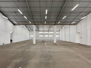 Bodega en Alquiler | Calzada Atanasio Tzul, Zona 8 - 4