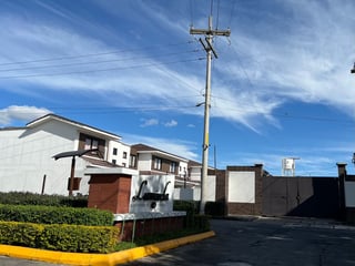 Venta de bonita casa de esquina en Condominio Luminela | Villa Nueva - Image 18