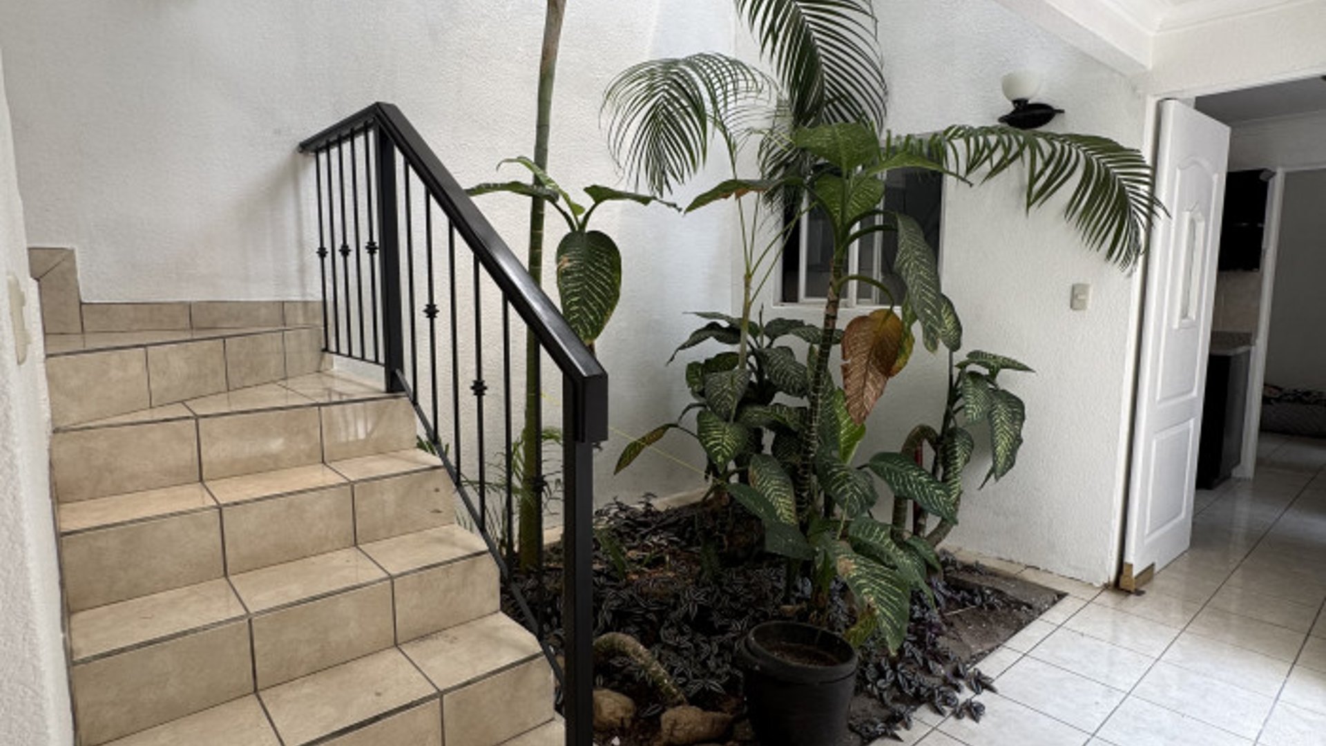 Casa en Alquiler en El Mirador San Cristobal Mixco - Miniatura 3